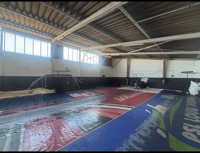 335M² WAREHOUSE TO LET IN STIKLAND INDUSTRIAL
